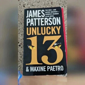 A Women's Murder Club Thriller 13 Unlucky (EUC)